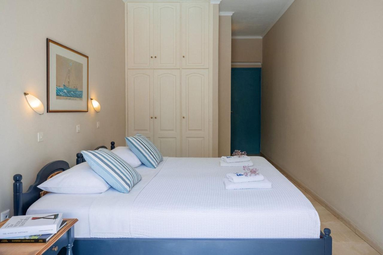 The Boathouse 3* Kamari (Santorini)
