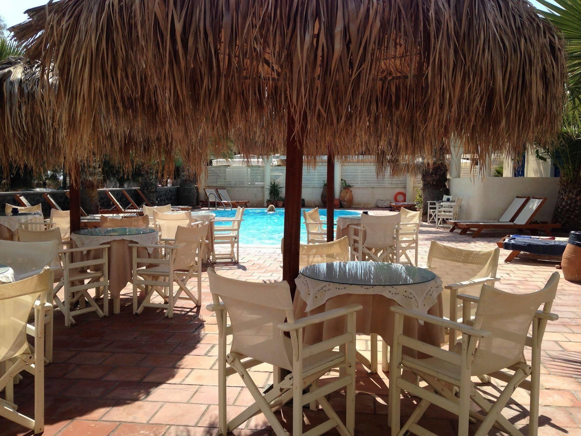 The Boathouse Hotel Kamari (Santorini)